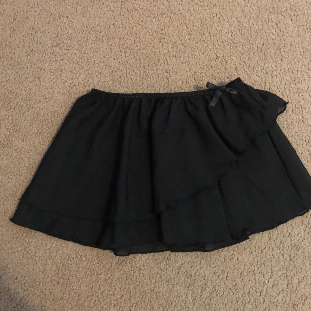 Donated** Girl’s pull on black dance skirt